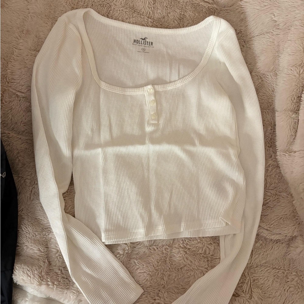 Hollister Women's White Ribbed Long Sleeve Top